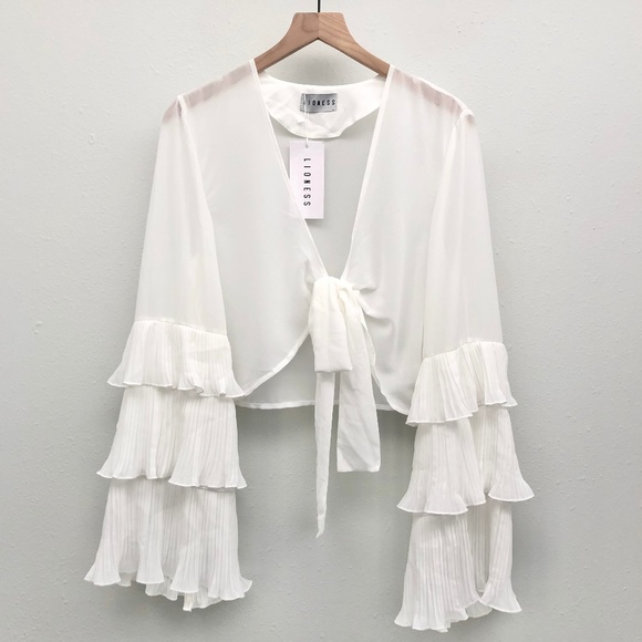 Lioness Tops - NWT Lioness White Frill Sleeve Top - Size L